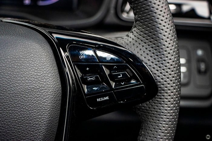 2025 Mahindra XUV3XO AX7L Stealth Black & Galvano Grey Roof