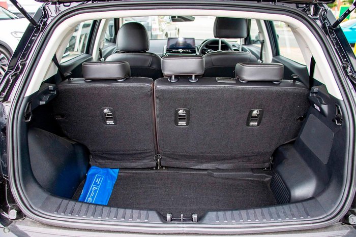 2025 Mahindra XUV3XO AX5L Stealth Black