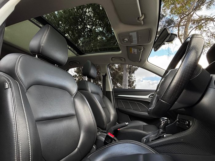 2021 MG ZS Essence AZS1 MY21 Dover White