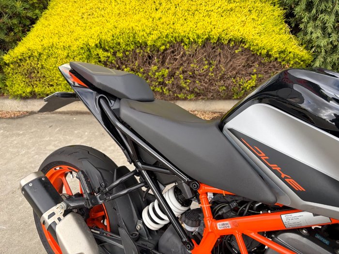 2022 Ktm 390 DUKE Orange