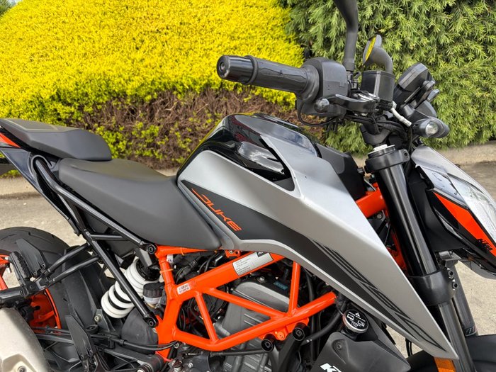 2022 Ktm 390 DUKE Orange