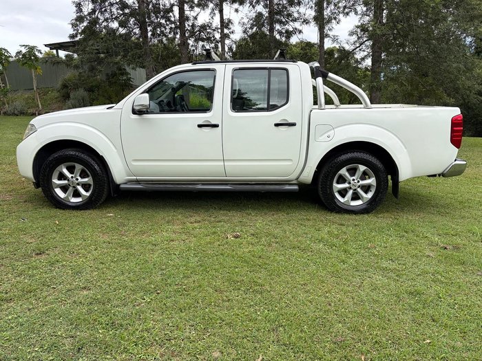 2012 Nissan Navara ST