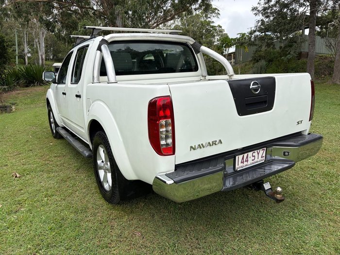 2012 Nissan Navara ST