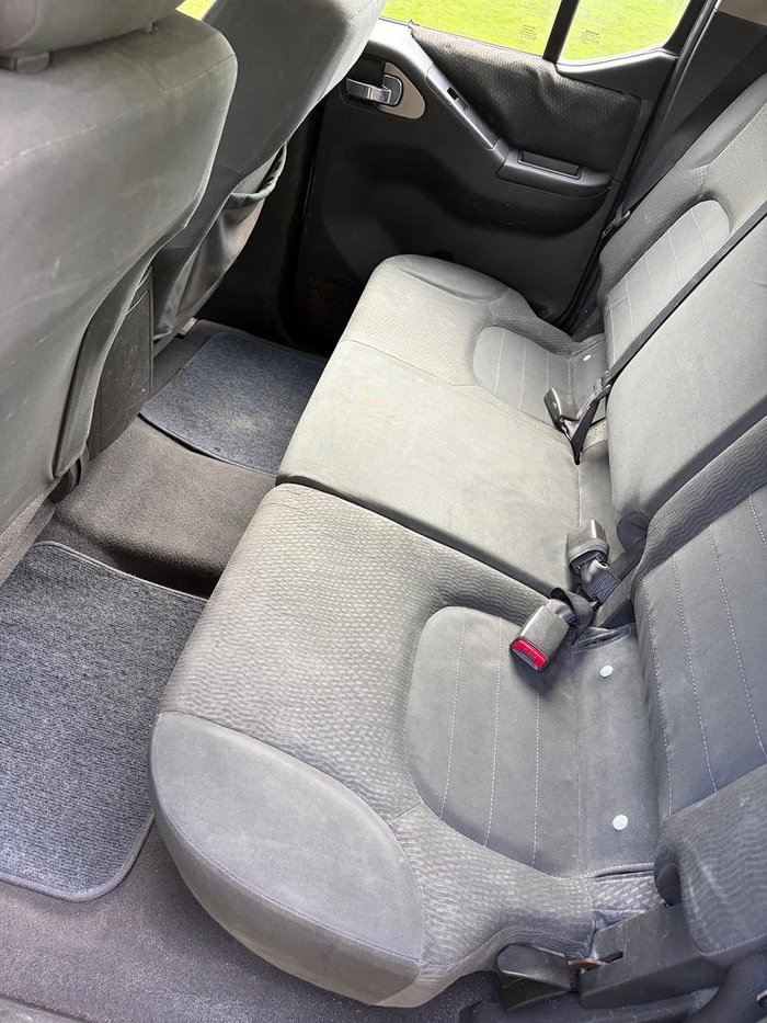 2012 Nissan Navara ST