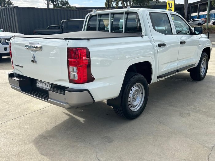 2024 Mitsubishi Triton GLX