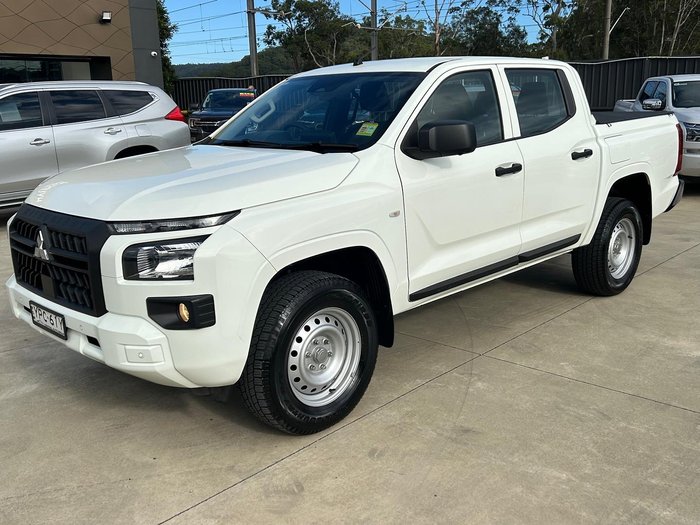 2024 Mitsubishi Triton GLX