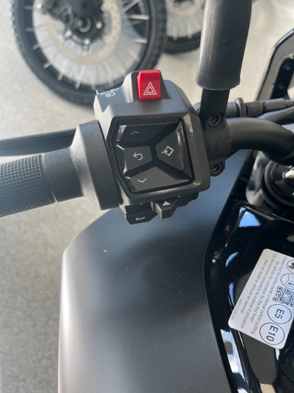 2024 HUSQVARNA 2024 HUSQVARNA 800CC SVARTPILEN 801 GREY