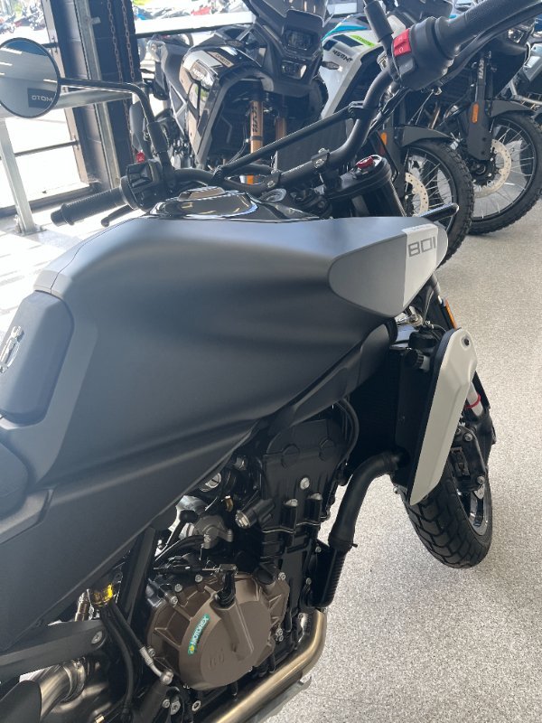 2024 HUSQVARNA 2024 HUSQVARNA 800CC SVARTPILEN 801 GREY