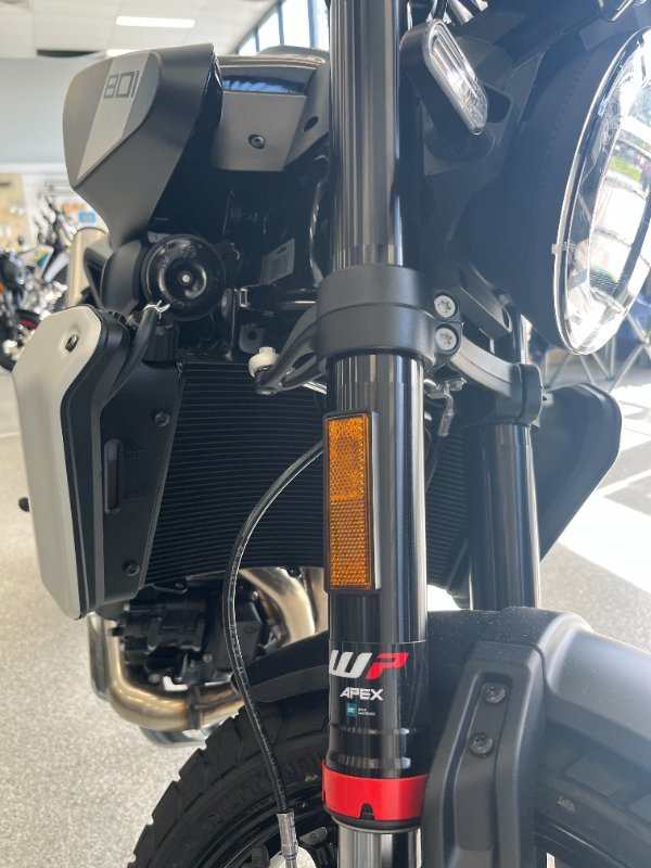 2024 HUSQVARNA 2024 HUSQVARNA 800CC SVARTPILEN 801 GREY