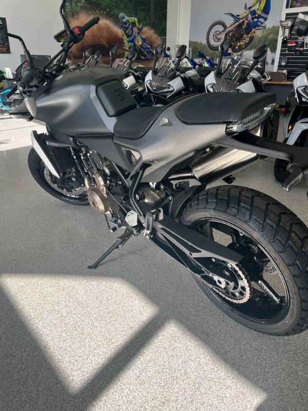 2024 HUSQVARNA 2024 HUSQVARNA 800CC SVARTPILEN 801 GREY