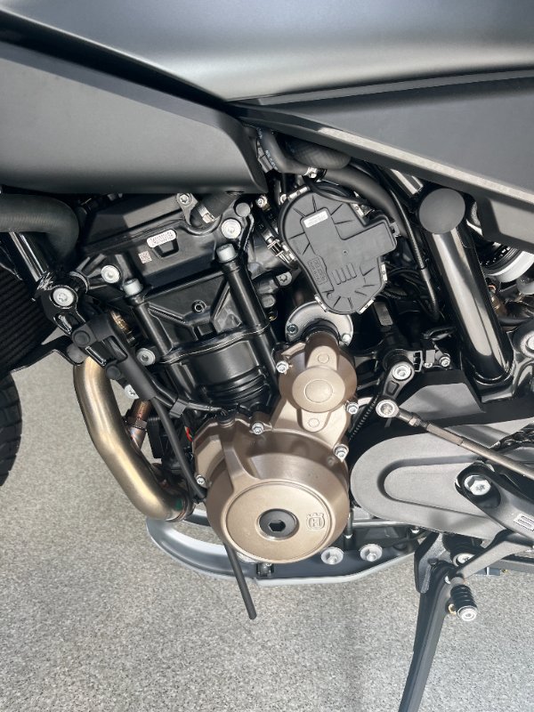 2024 HUSQVARNA 2024 HUSQVARNA 800CC SVARTPILEN 801 GREY