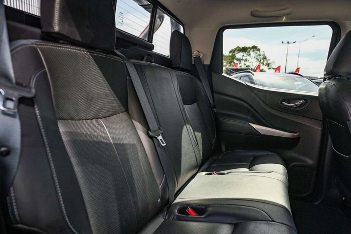 2019 Nissan Navara ST-X