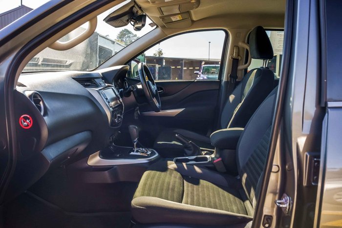 2021 Nissan Navara ST