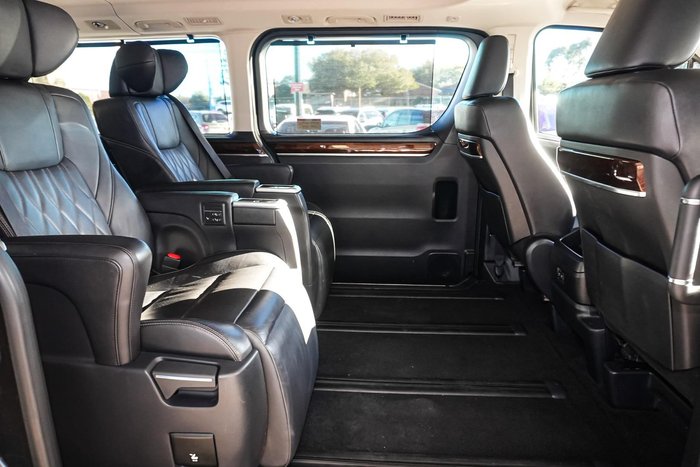 2019 Toyota Granvia VX