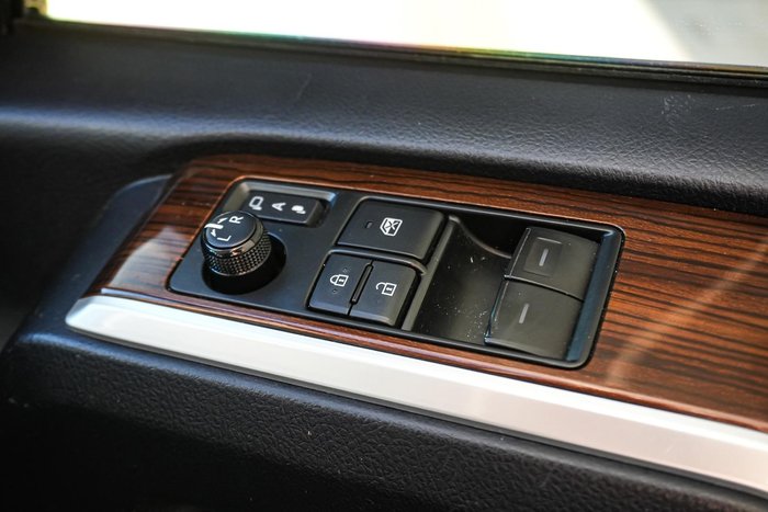 2019 Toyota Granvia VX