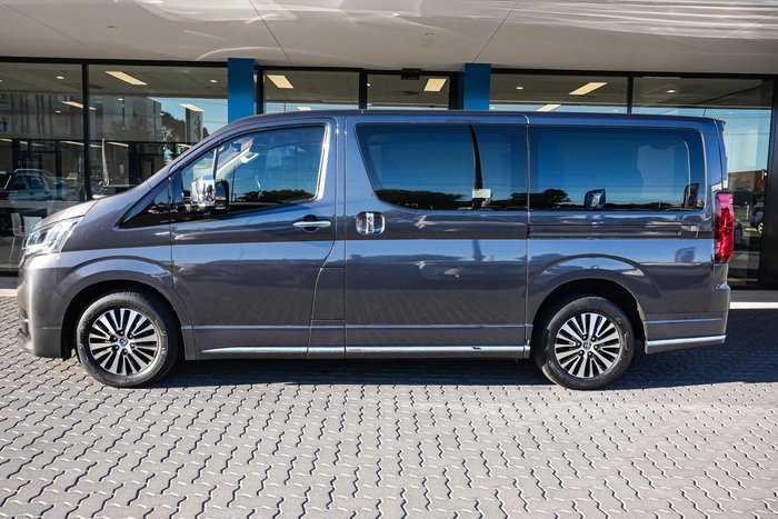 2019 Toyota Granvia VX