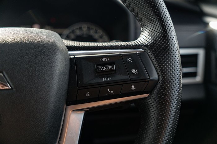 2024 Mitsubishi Outlander LS