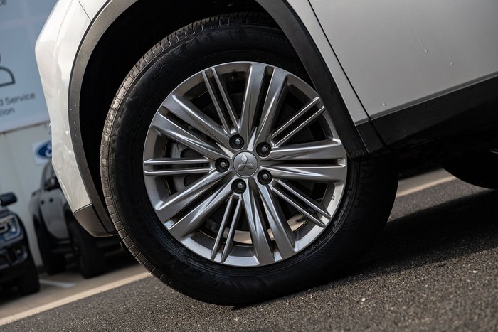 2024 Mitsubishi Outlander LS