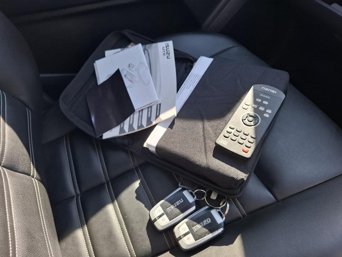 2020 Isuzu MU-X LS-T