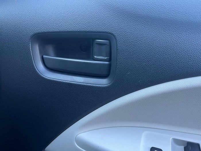 2013 Mitsubishi Mirage LS