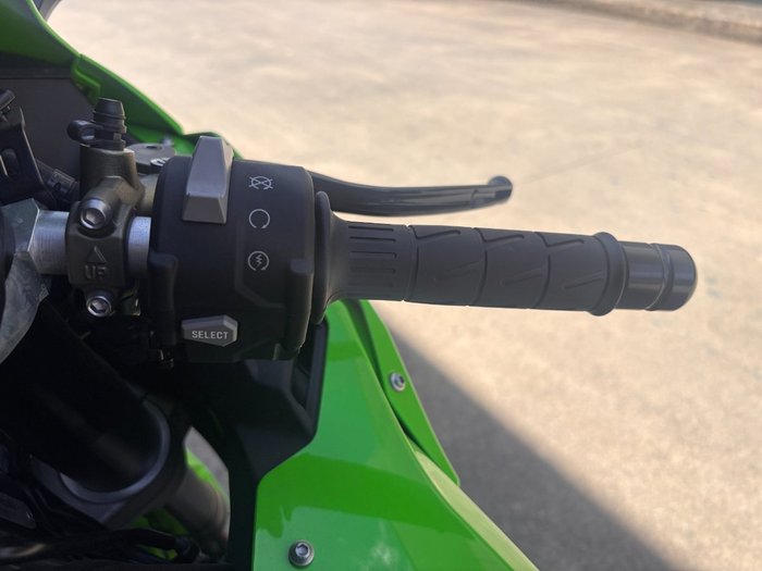 2025 Kawasaki 2025 Kawasaki 1000C ZX1000 ZX1002LSFAN GREEN