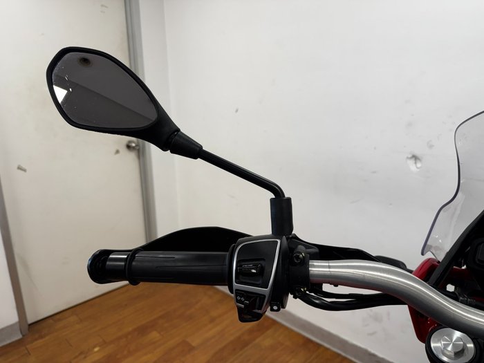 2022 Moto Guzzi V85 TT RED