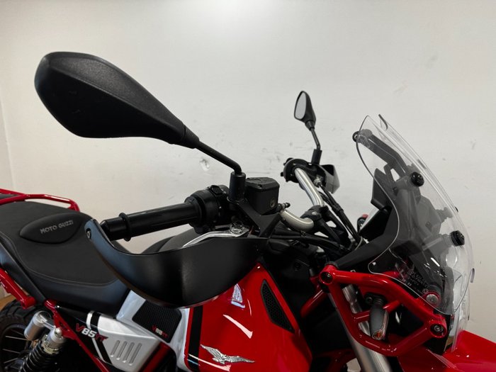 2022 Moto Guzzi V85 TT RED