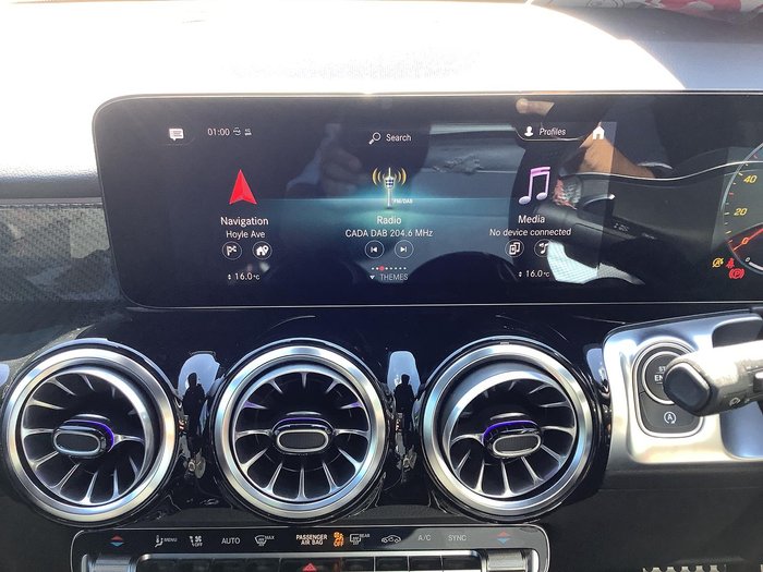 2021 Mercedes-Benz GLB-Class GLB200