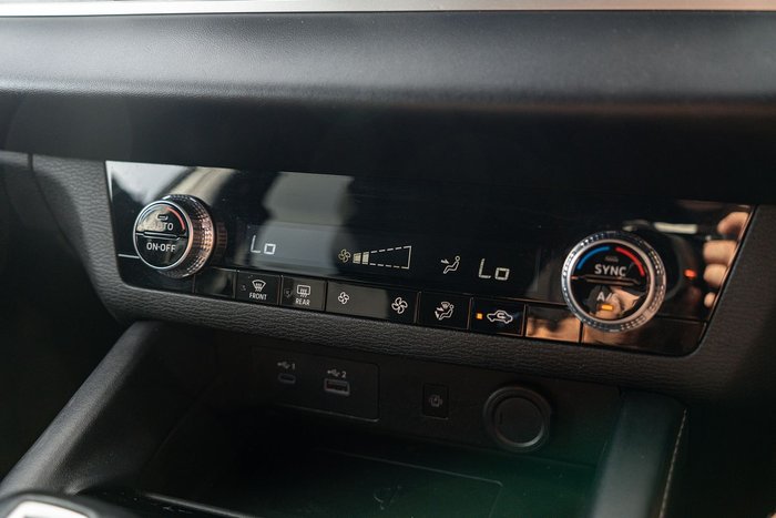 2024 Mitsubishi Outlander LS