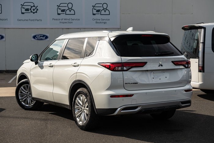 2024 Mitsubishi Outlander LS