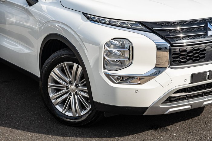 2024 Mitsubishi Outlander LS