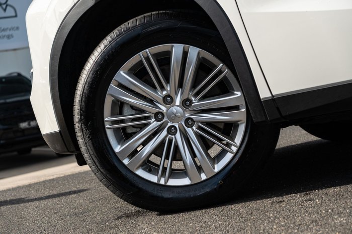 2024 Mitsubishi Outlander LS