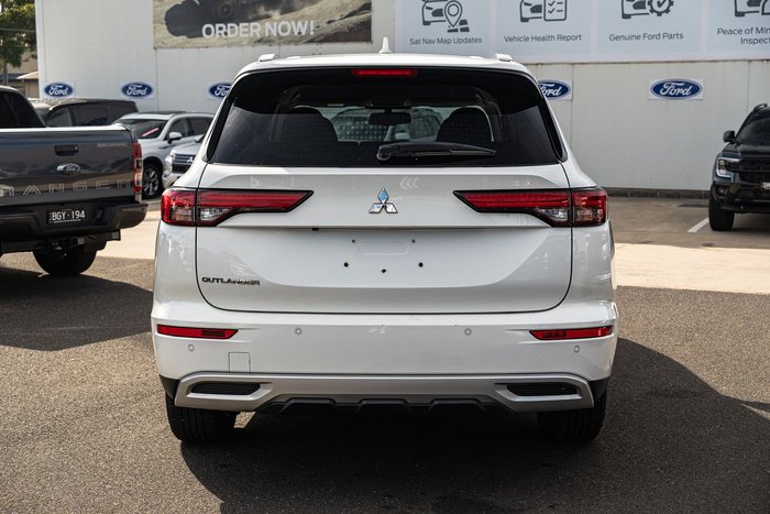 2024 Mitsubishi Outlander LS