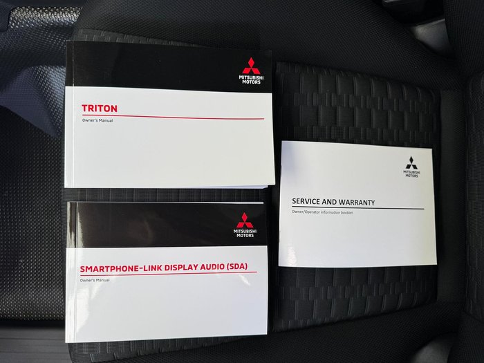 2025 Mitsubishi Triton GLX