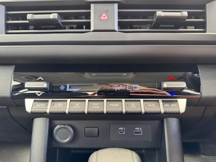 2025 Mitsubishi Triton GLX