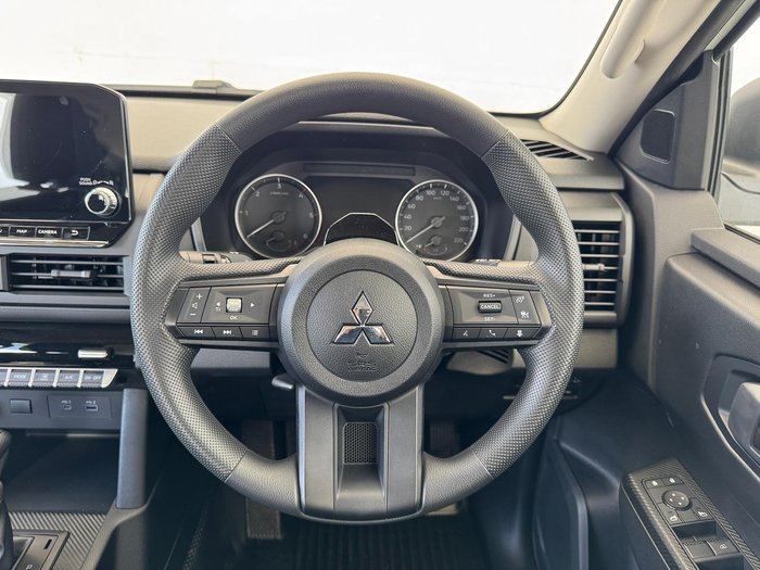 2025 Mitsubishi Triton GLX