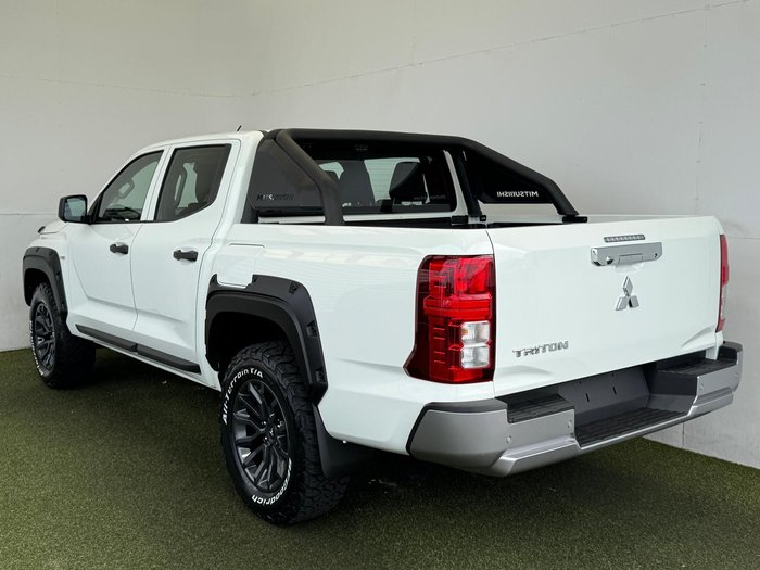 2025 Mitsubishi Triton GLX