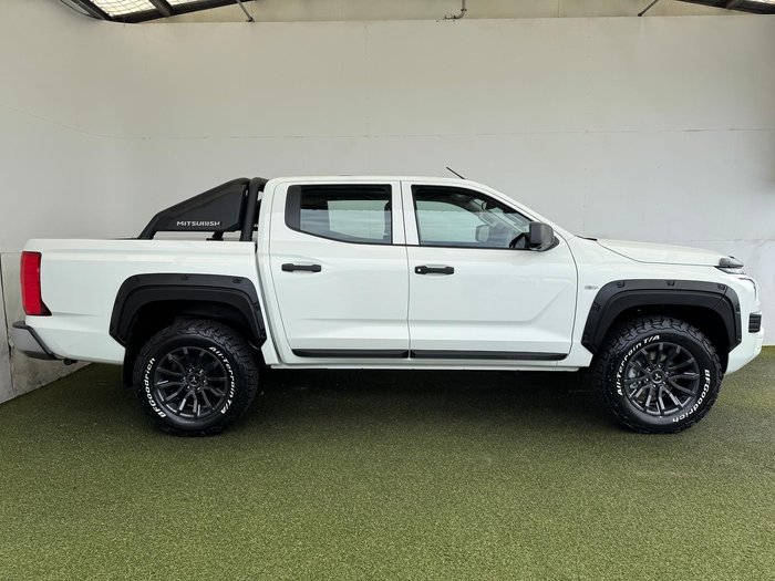 2025 Mitsubishi Triton GLX