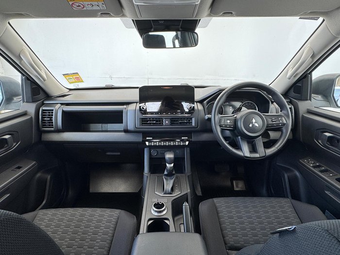 2025 Mitsubishi Triton GLX