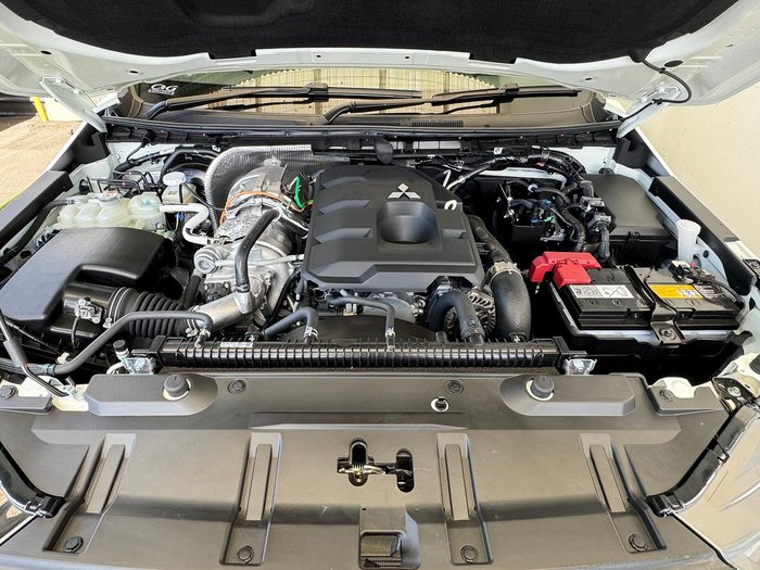 2025 Mitsubishi Triton GLX