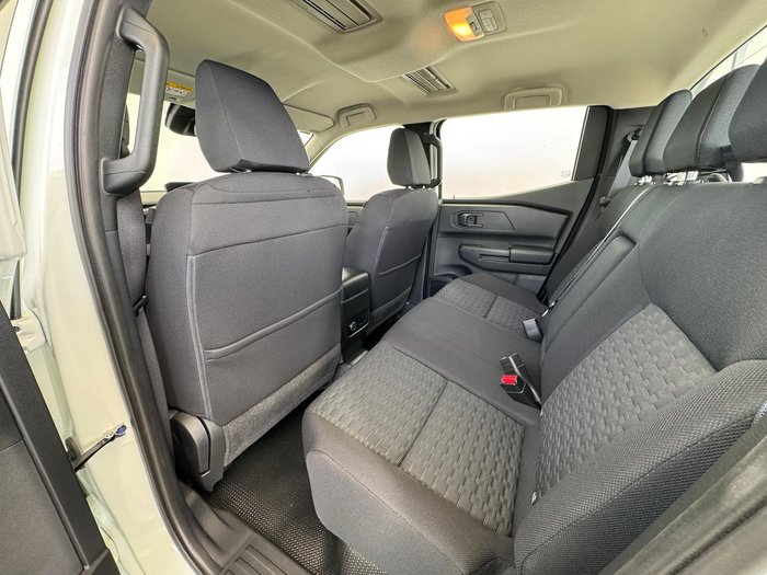 2025 Mitsubishi Triton GLX