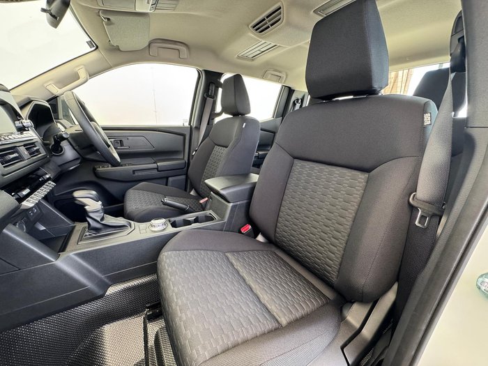 2025 Mitsubishi Triton GLX