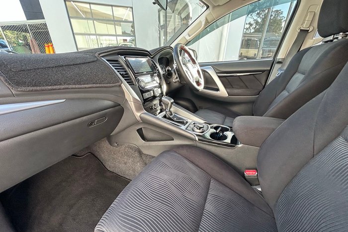 2019 Mitsubishi Pajero Sport GLX