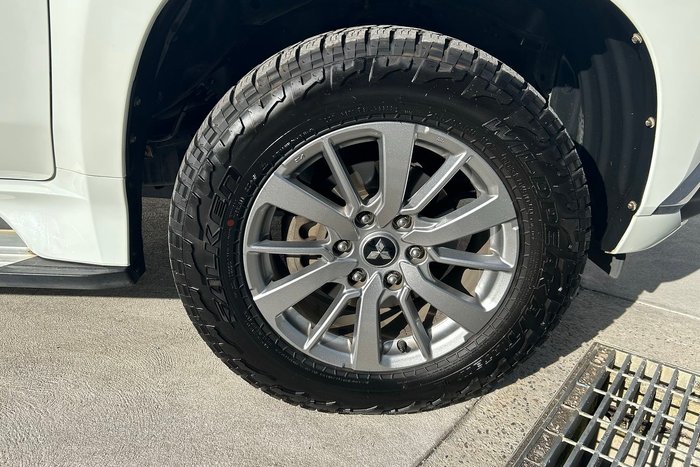 2019 Mitsubishi Pajero Sport GLX