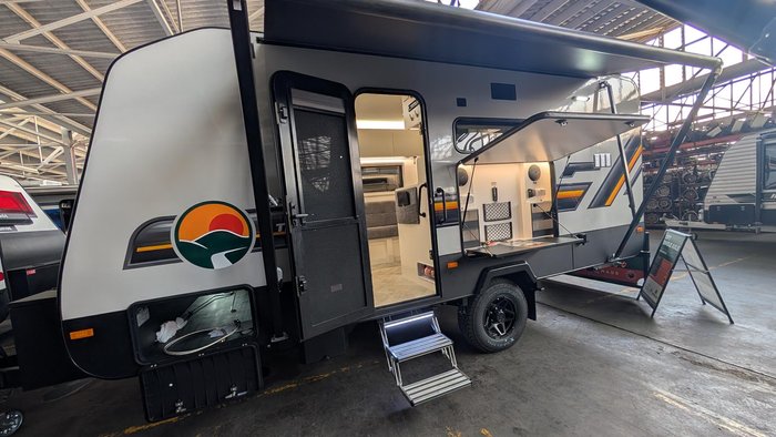 2026 Traveller Track 15'