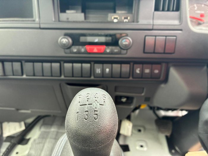 2026 Isuzu N Series NPR 45/65-175 MT D28 Tradepack