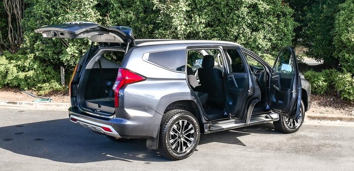 2023 Mitsubishi Pajero Sport GLS