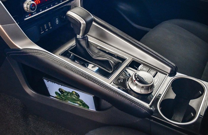 2023 Mitsubishi Pajero Sport GLS