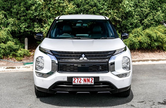 2023 Mitsubishi Outlander LS Black Edition