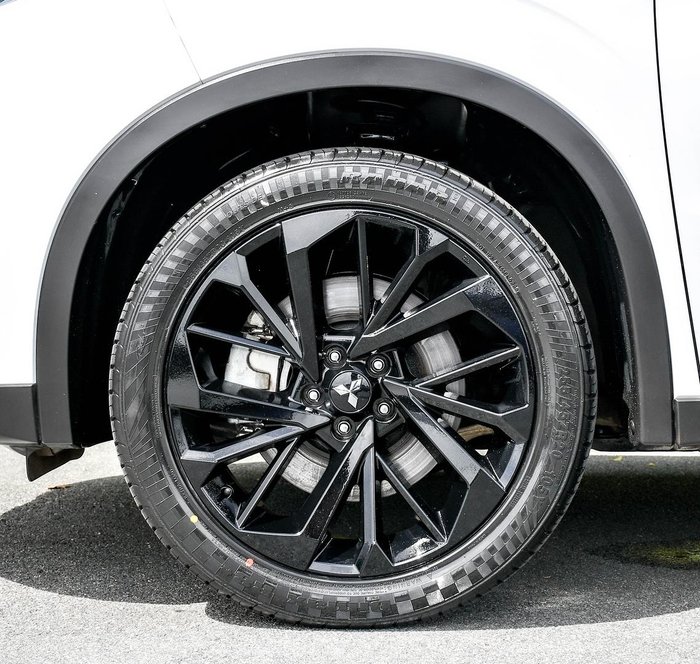 2023 Mitsubishi Outlander LS Black Edition